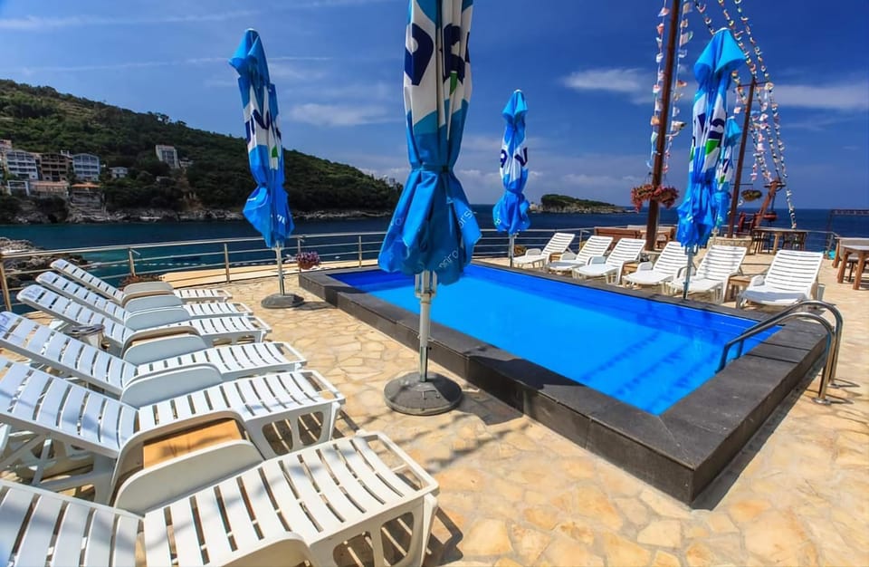 Day, Natural landscape, Beach, Mountain view, Pool view, Sea view, Swimming pool, Swimming pool, sunbed