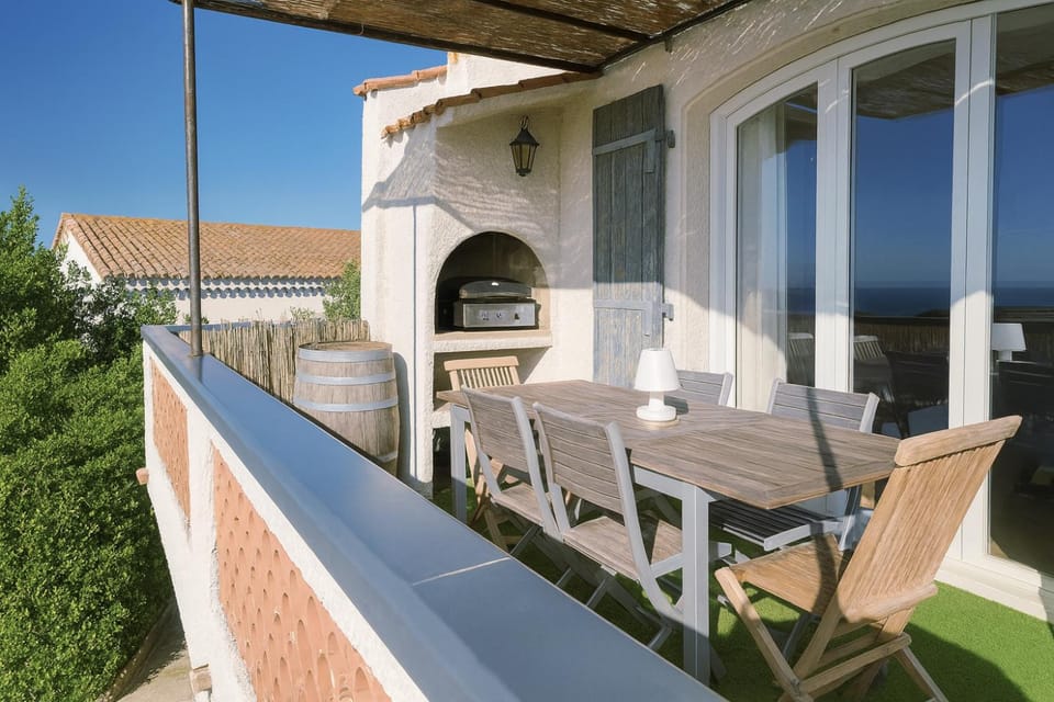Patio, Day, BBQ facilities, View (from property/room), Balcony/Terrace, Dining area