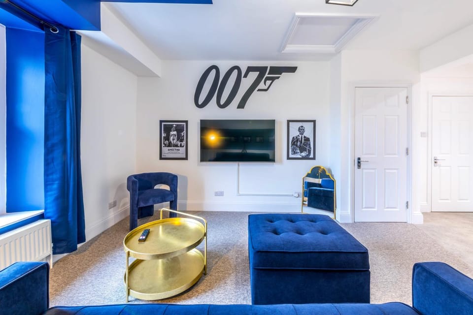 TV and multimedia, Living room, Seating area