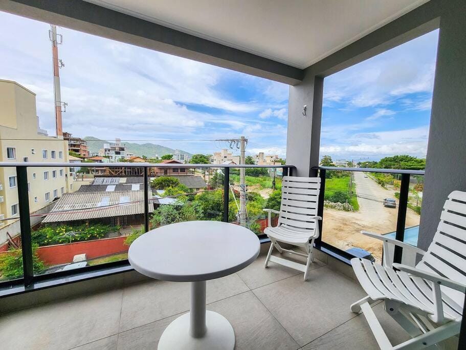 Apartamento novo com 3 quartos e 3 banheiros. Apartment in Bombinhas