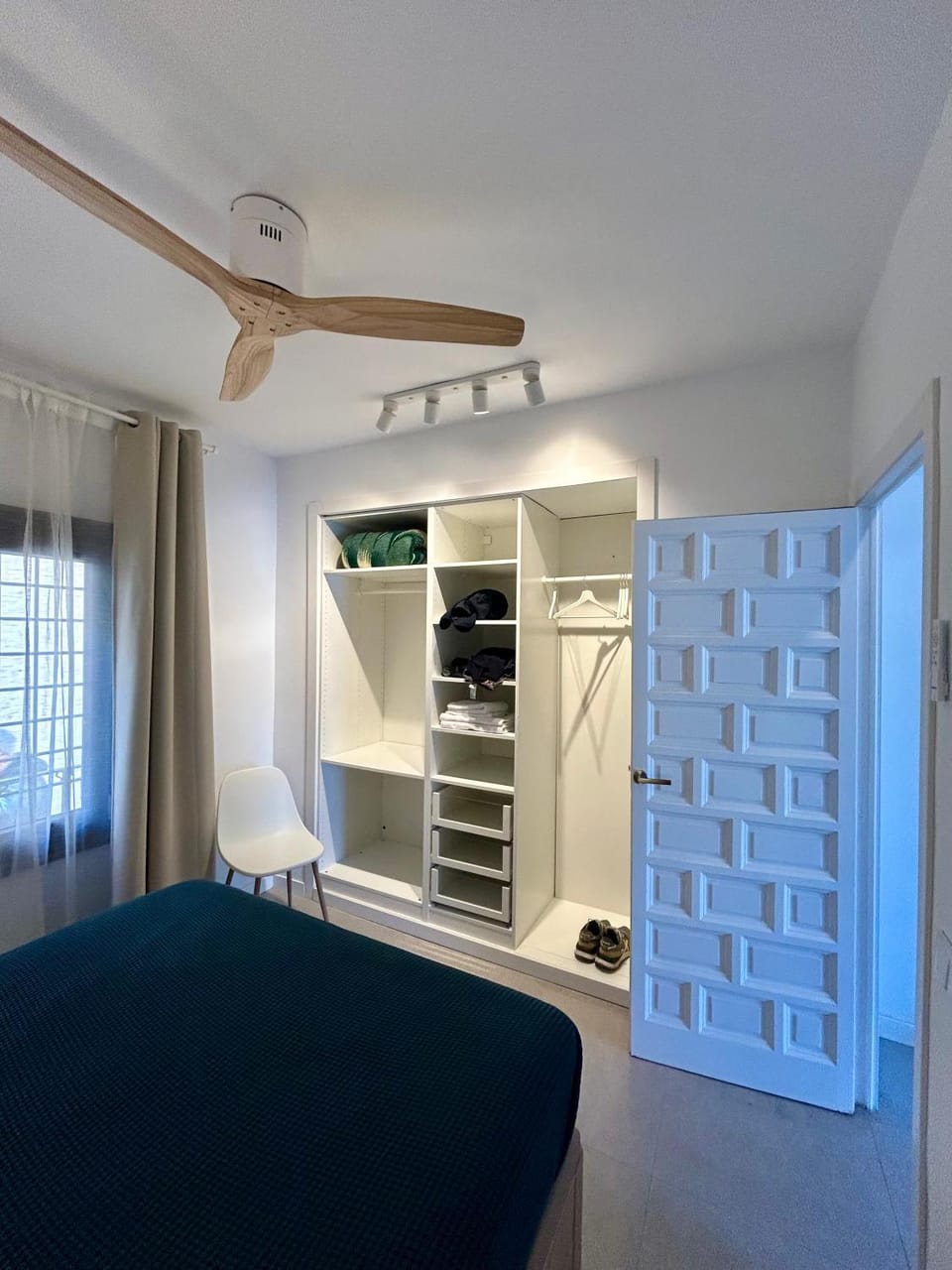 Bedroom, wardrobe