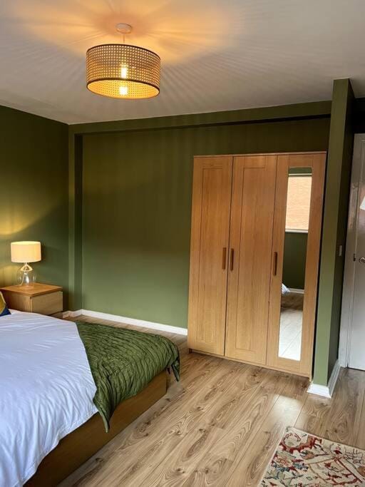 Colourful, bright and chic 2 storey apartment Apartment in Manchester