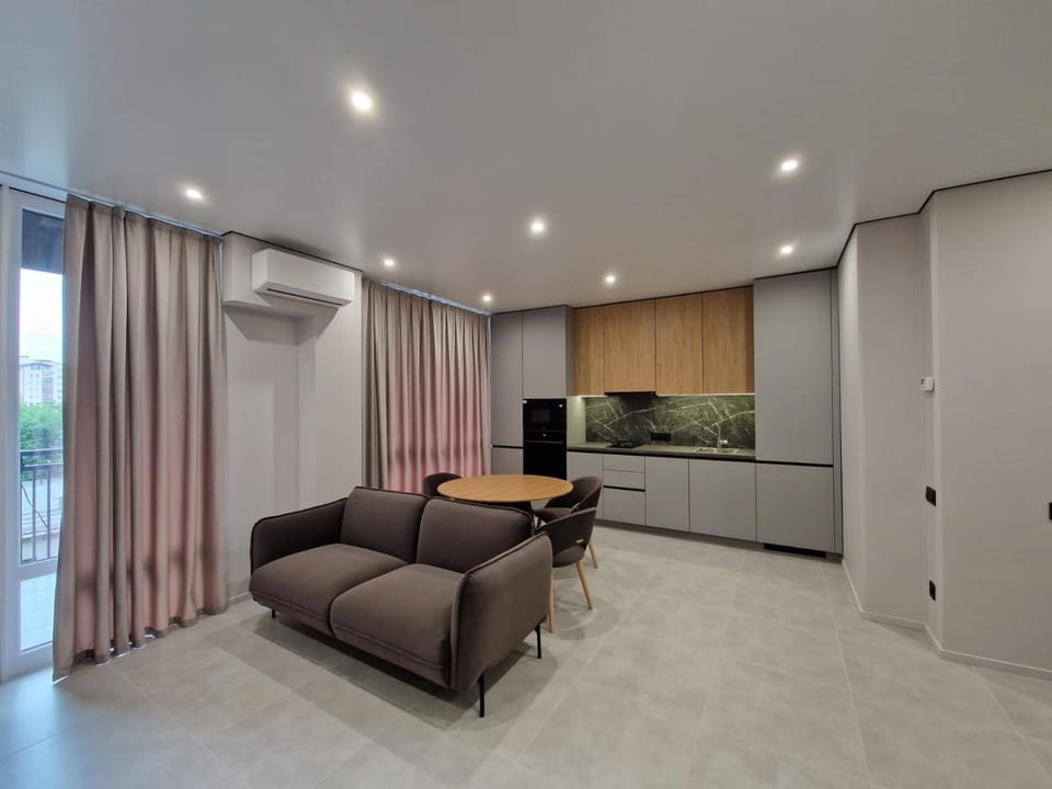 Kitchen or kitchenette, Seating area, Dining area