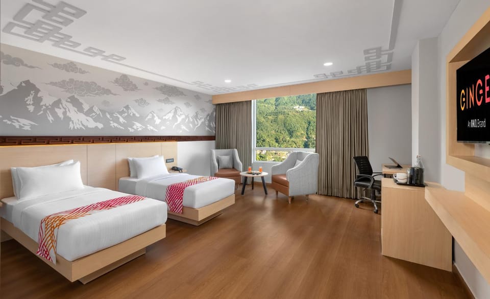 Communal lounge/ TV room, Bed, TV and multimedia, Living room, Photo of the whole room, Seating area, Evening entertainment, Bedroom, hair dresser