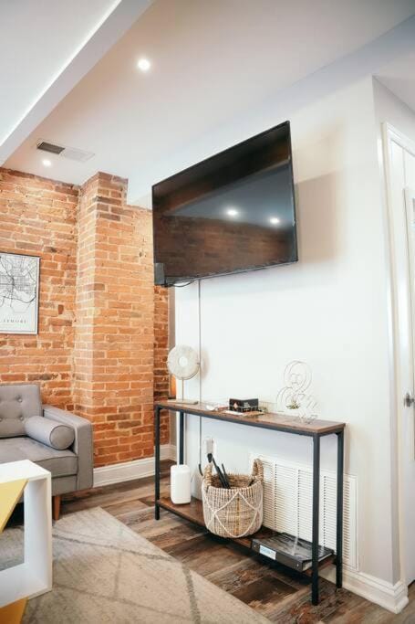 Fells Point Charm Doubled! Apartment in Baltimore