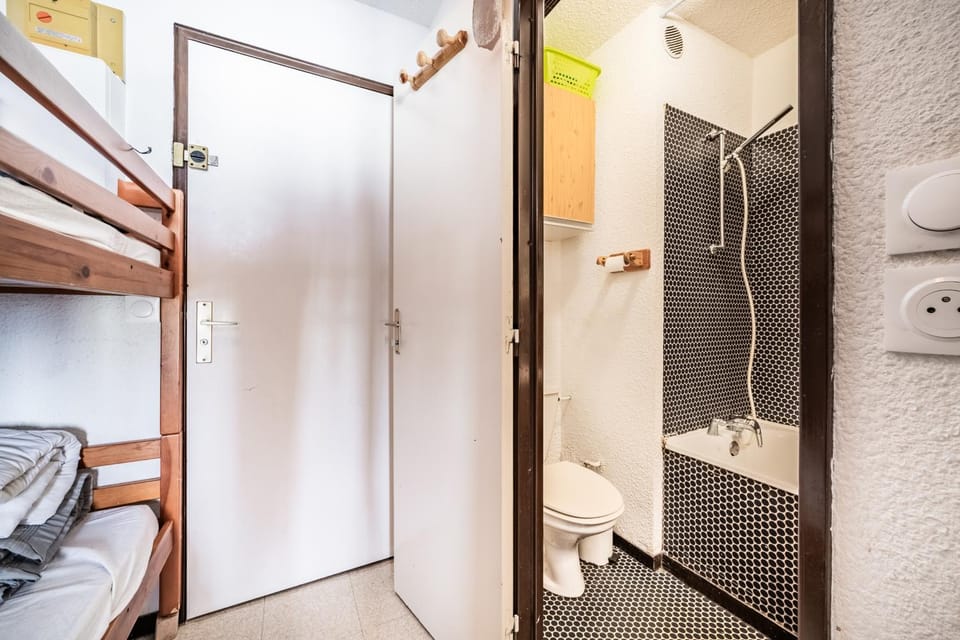 Property building, Bathroom, Living room