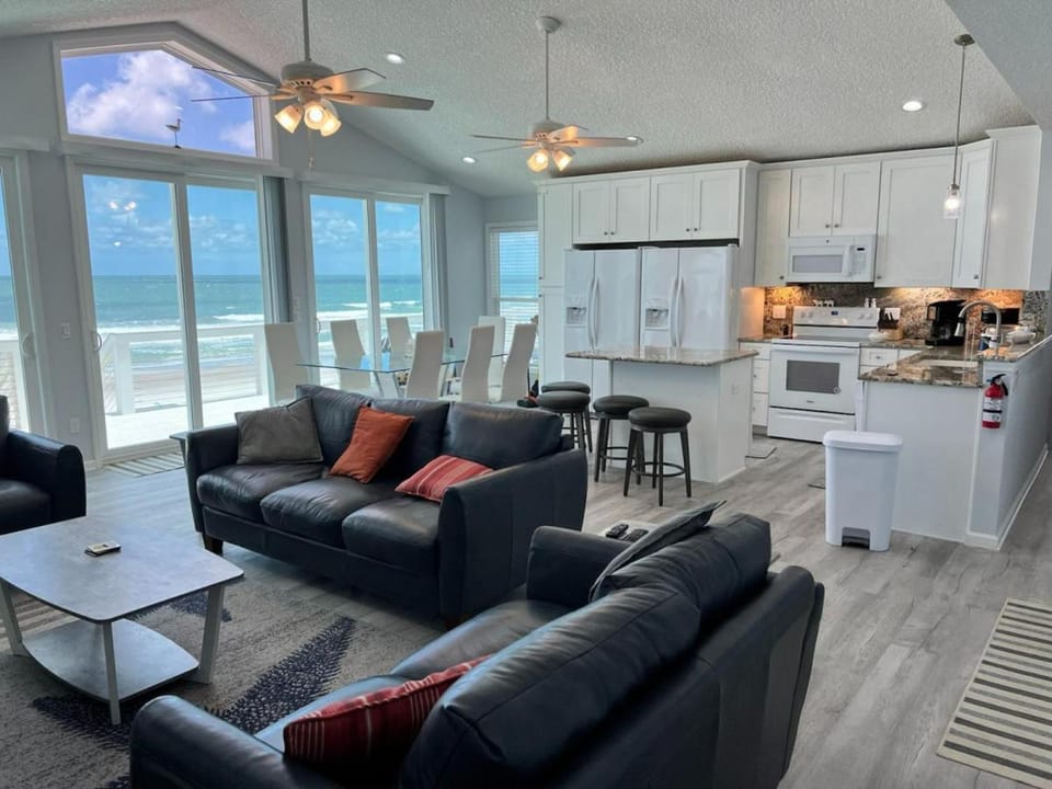 Serenity One 100 percent Oceanfront 6 Bedrooms House in Florida