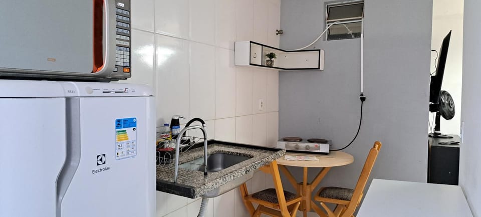 Kitchen or kitchenette, Dining area, stove