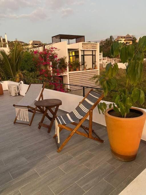 Casa Tres Iguanas, La Punta House in Brisas de Zicatela