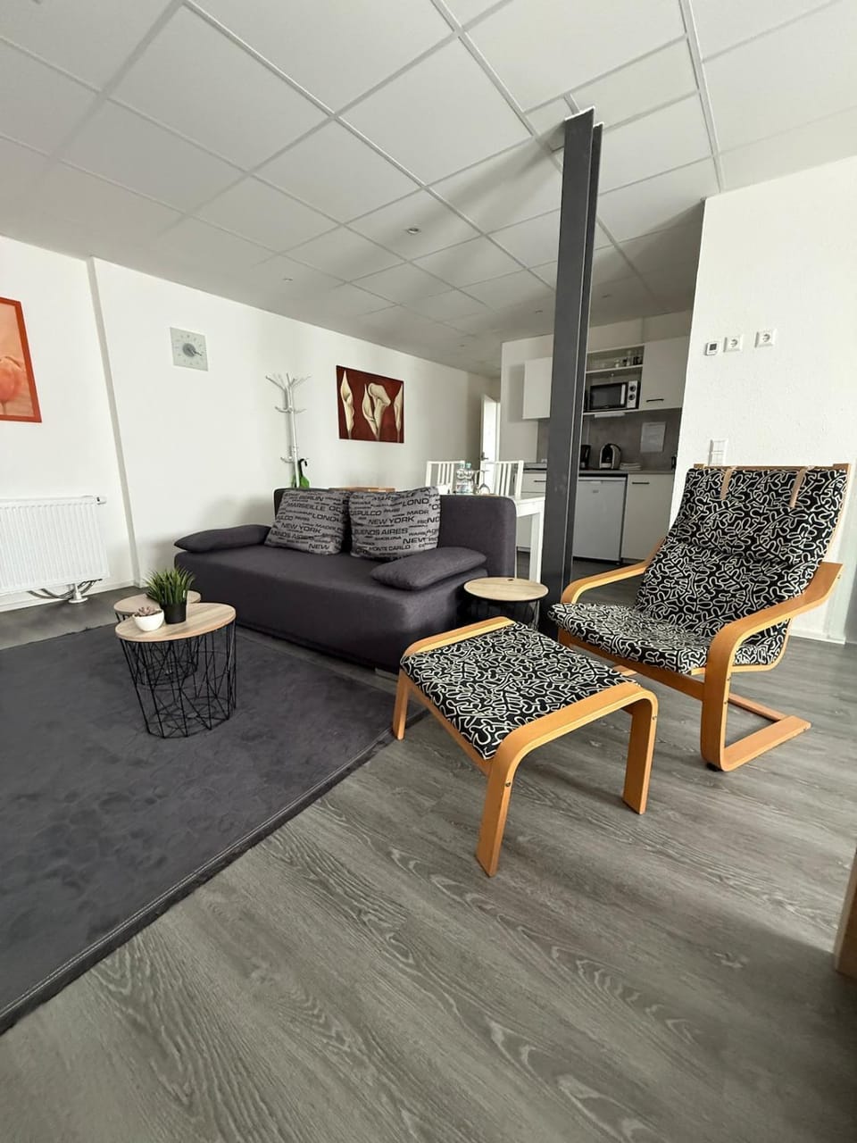 Living room, Seating area