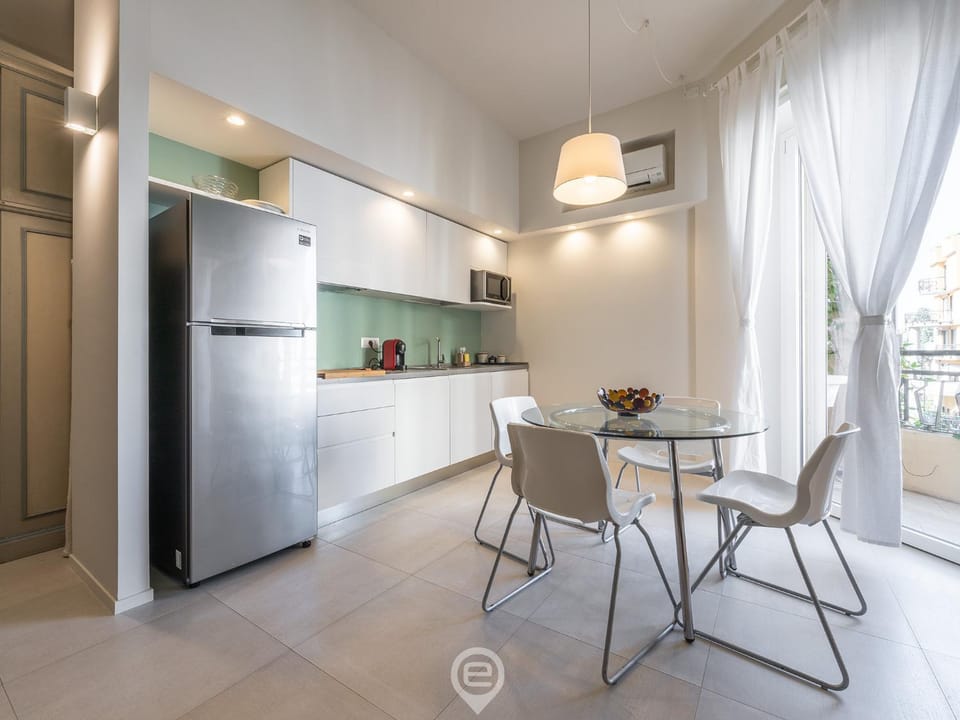 Estay - Sleek City Oasis Apartment in Cagliari