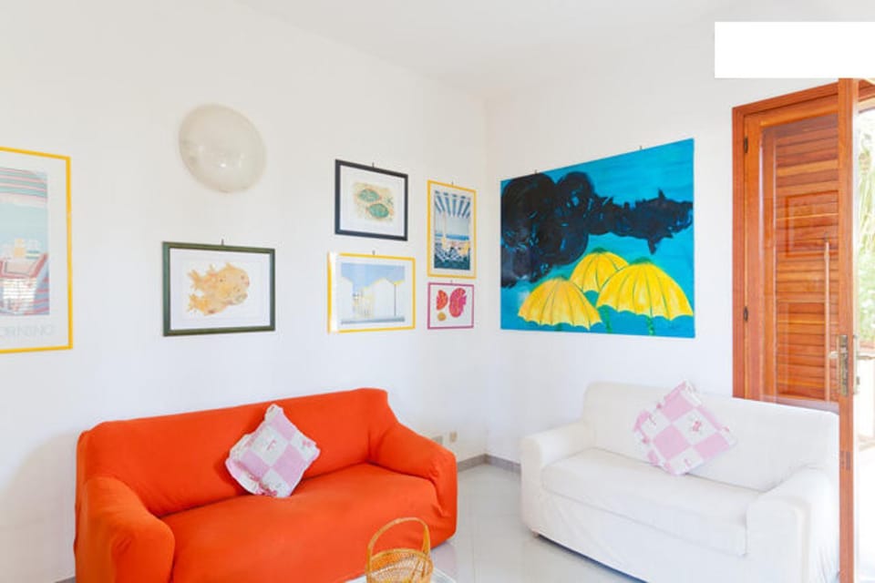 Communal lounge/ TV room, Living room, Seating area, Dining area