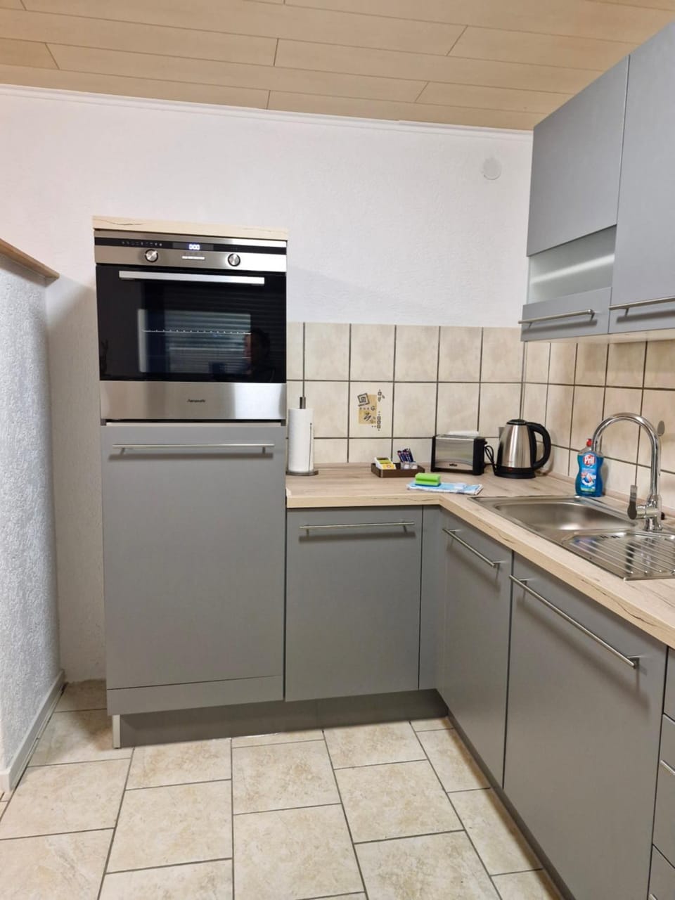 Kitchen or kitchenette, kitchen