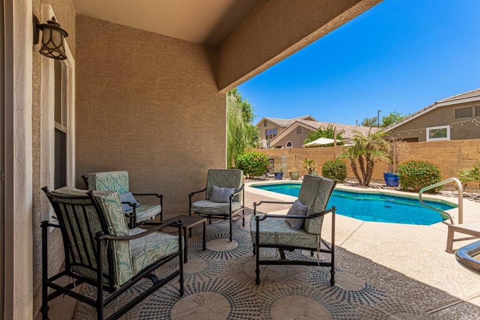 Serenity Haven with Private Pool in Gilbert Villa in Gilbert