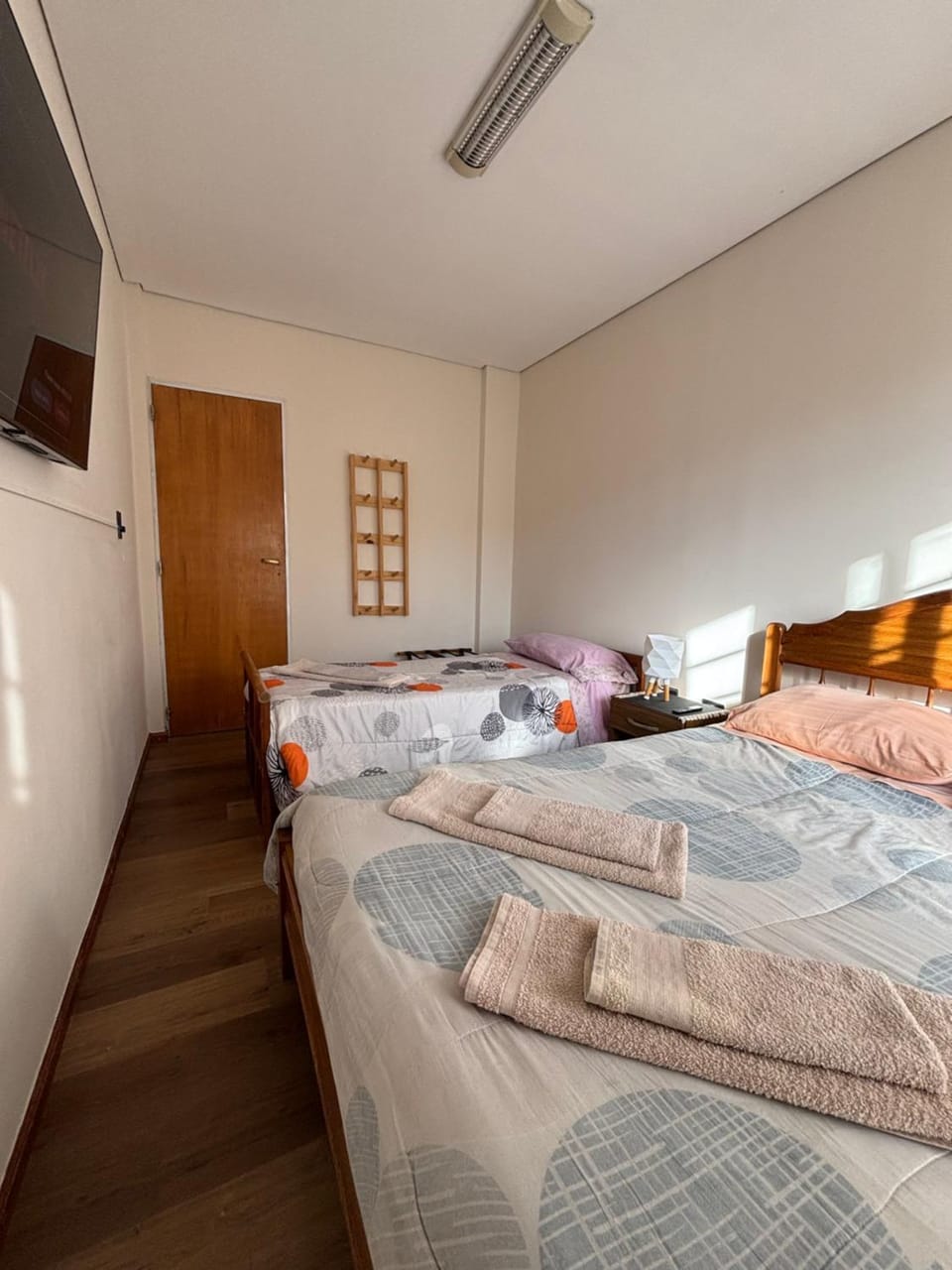 TV and multimedia, Photo of the whole room, Bedroom