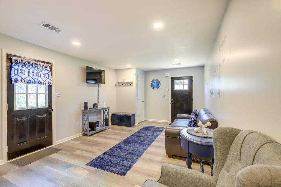 Conyers Vacation Rental w/ Pool: 5 Mi to Olde Town Apartment in Georgia