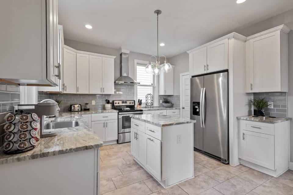 Kitchen or kitchenette, dishwasher, minibar, oven, pet friendly, stove, toaster