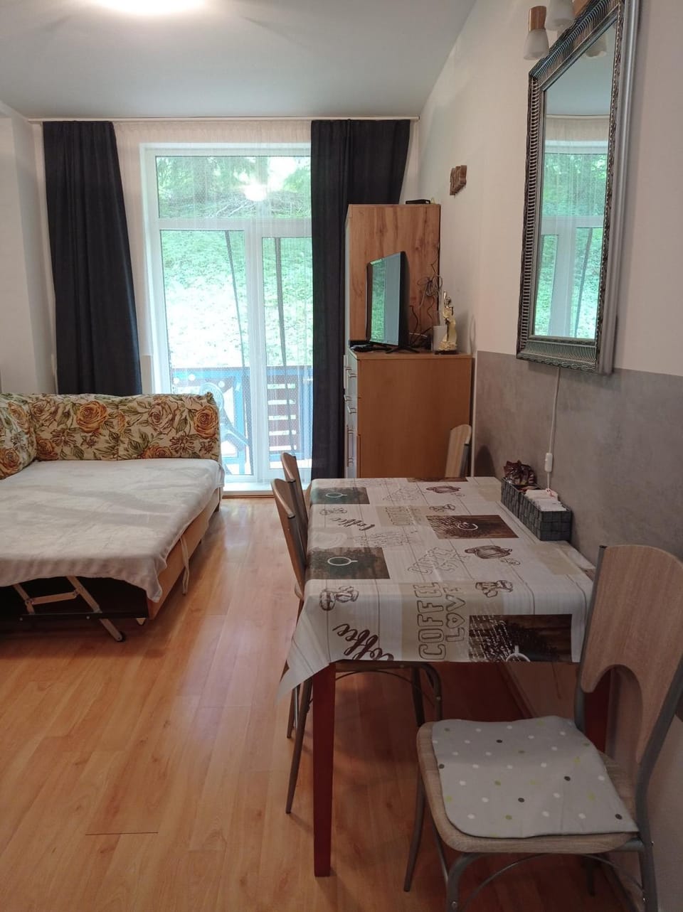Photo of the whole room