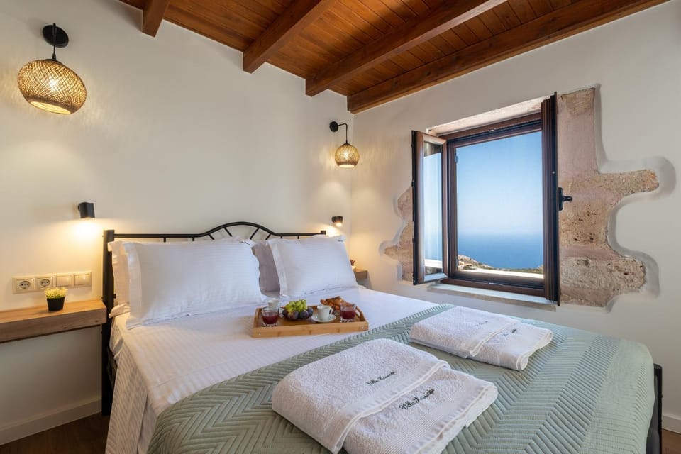 Bed, View (from property/room), Photo of the whole room, Bedroom, Sea view, Sea view, towels