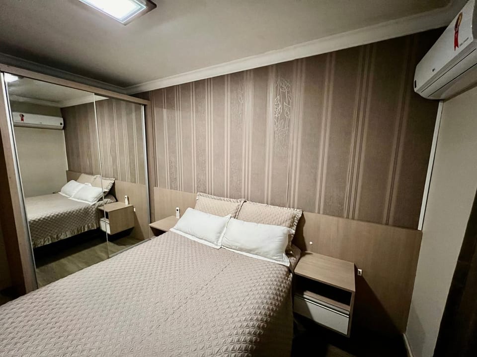 Bed, Bedroom, air conditioner