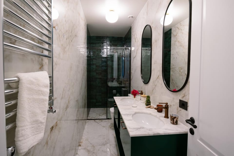 Shower, Bathroom, towels