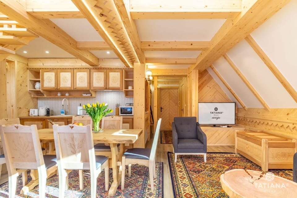 TV and multimedia, Kitchen or kitchenette, Seating area