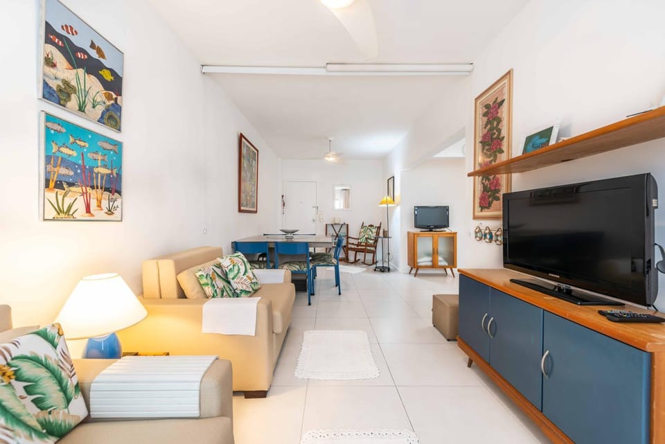 Communal lounge/ TV room, TV and multimedia, Living room, Seating area, Dining area
