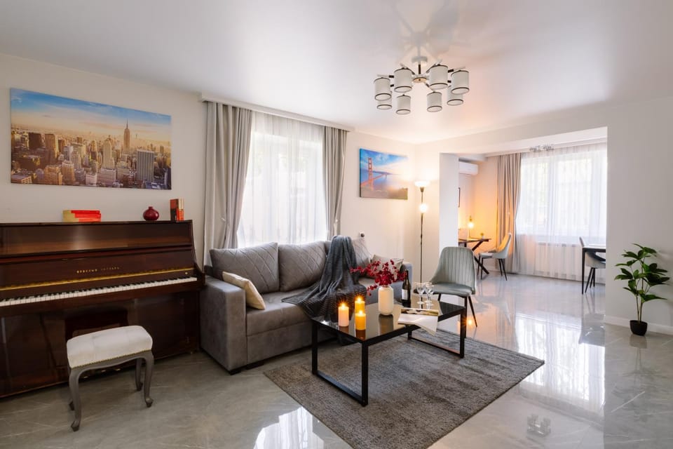 Living room, Seating area