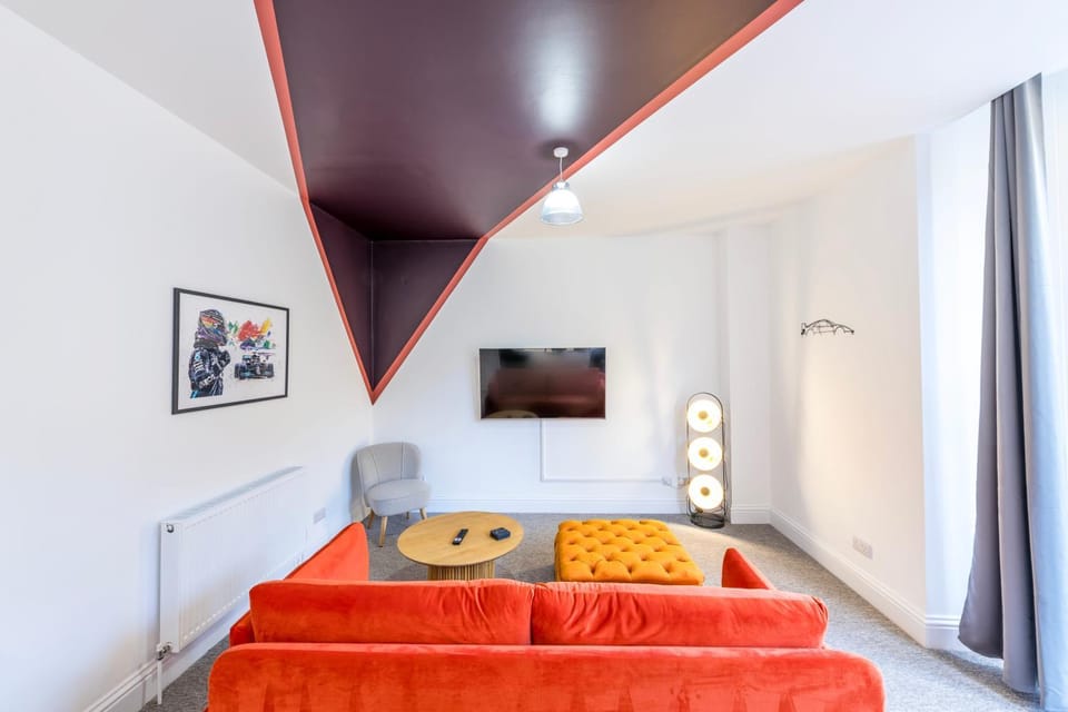 TV and multimedia, Living room, Photo of the whole room, Seating area, Evening entertainment