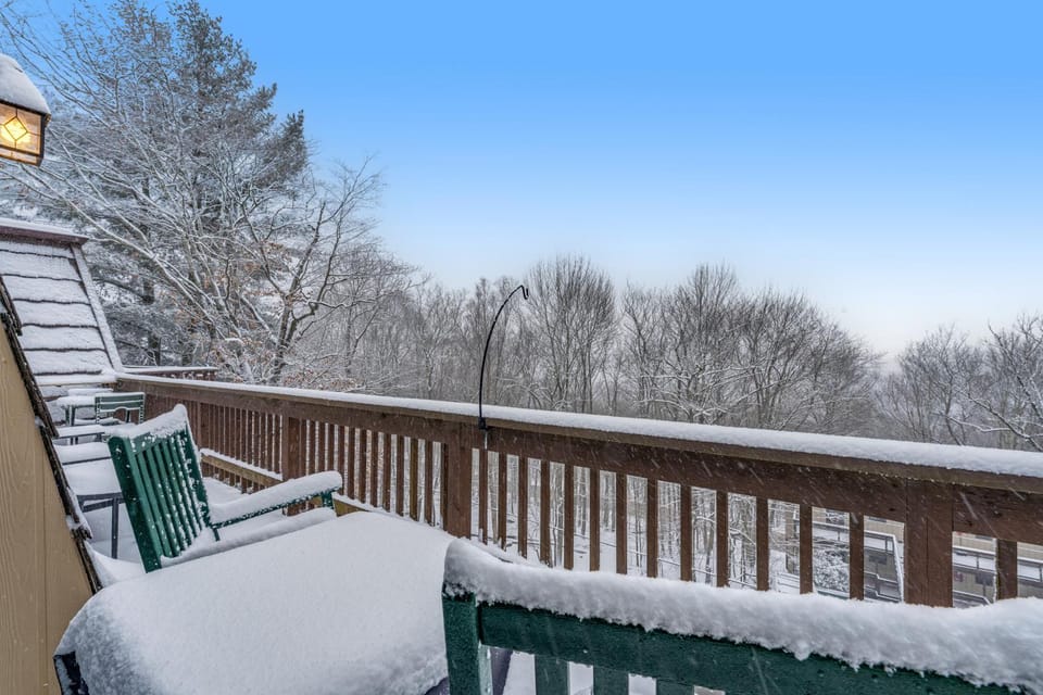 BeechBum Bungalow Apartment in Beech Mountain