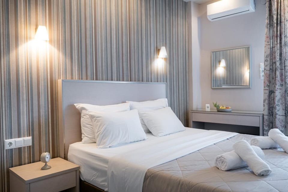 Bed, Bedroom, towels, air conditioner