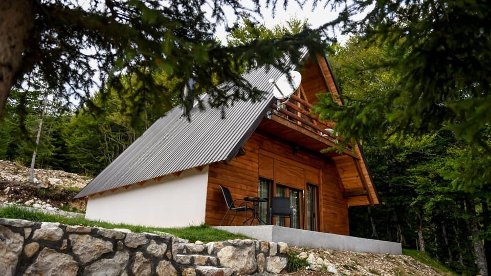 Property building, Spring, Day, Natural landscape, Mountain view