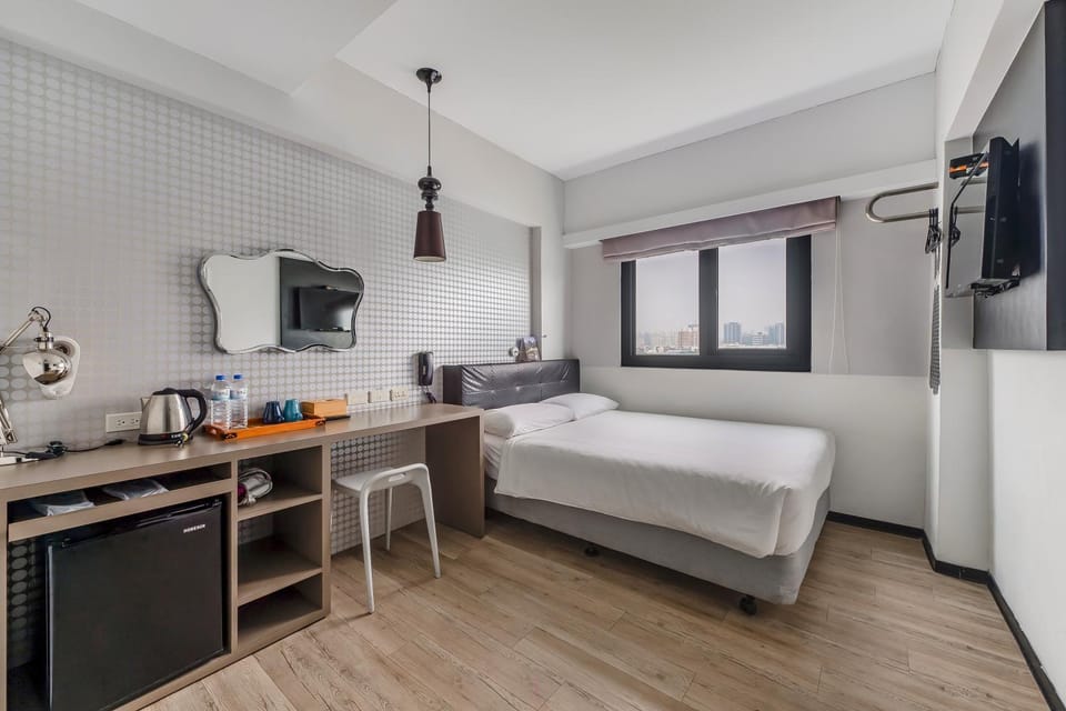 Bed, Photo of the whole room