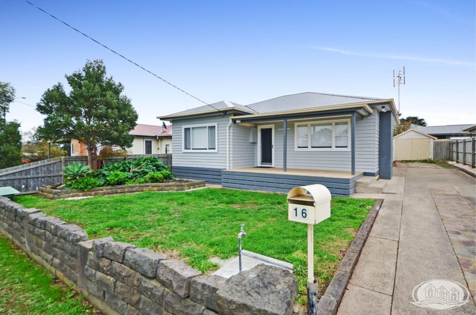 Property building, Garden, Garden view