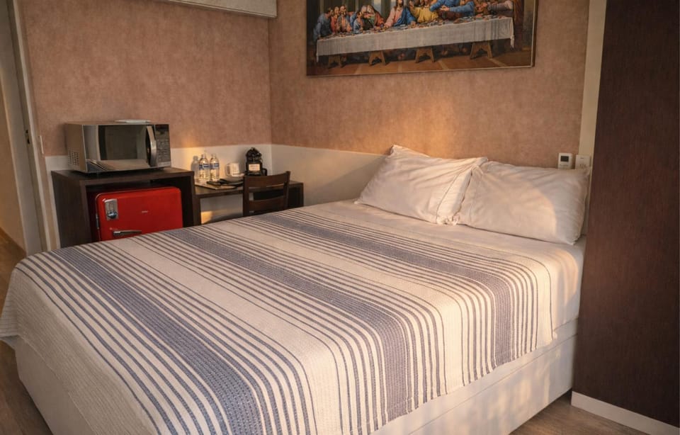 Bed, Bedroom, locker, locker, microwave, minibar, wardrobe, air conditioner, air conditioner