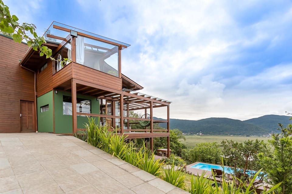Property building, Mountain view, Pool view, Swimming pool