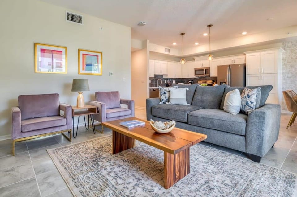 Urban Elegance - Modern Retreat Apartment in Kissimmee