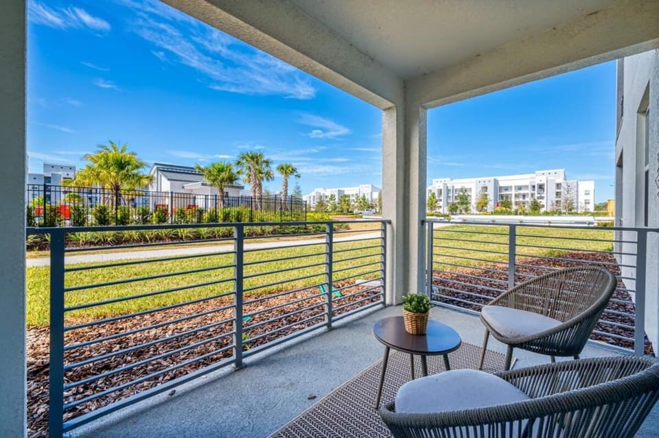 Urban Elegance - Modern Retreat Apartment in Kissimmee