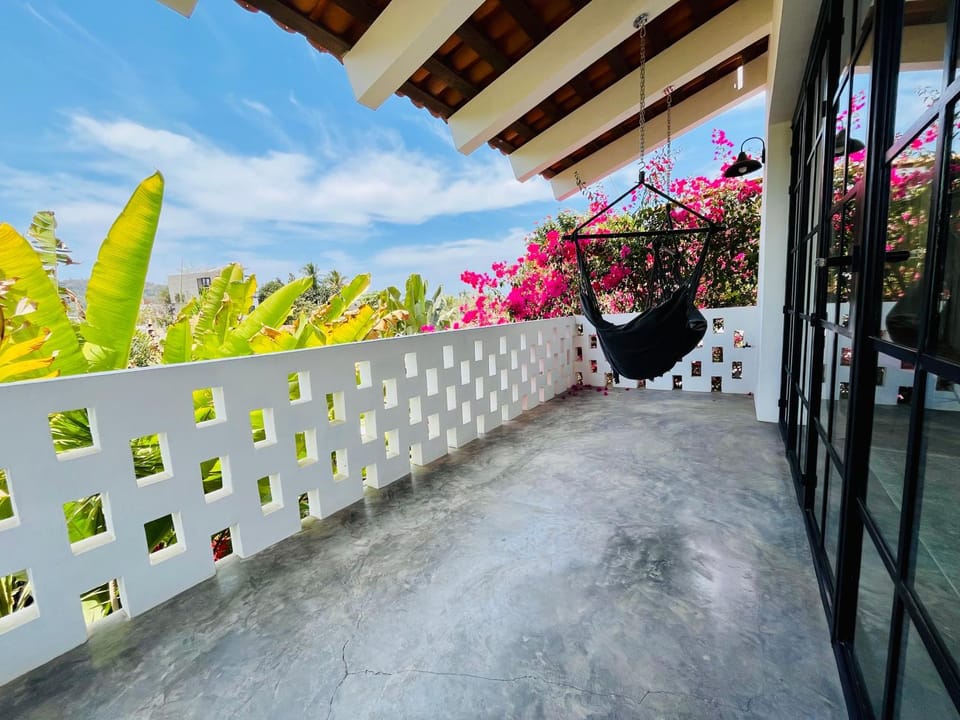 HUGE Suite!! King Bed, Air Conditioning, Pool, Fast Wifi - Sol at Casa Calavera Apartment in San Francisco, Nayarit
