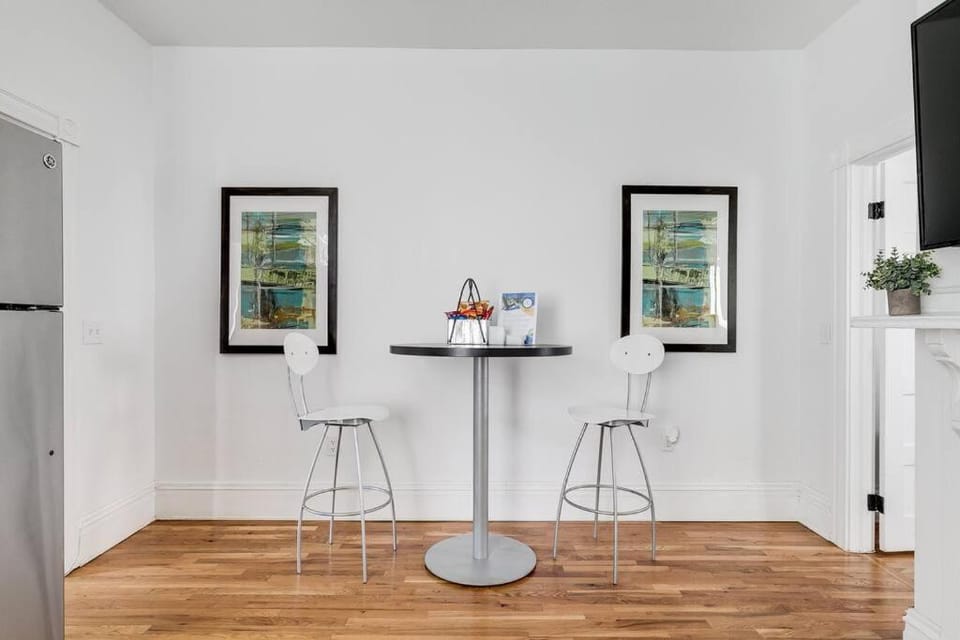 TV and multimedia, Dining area