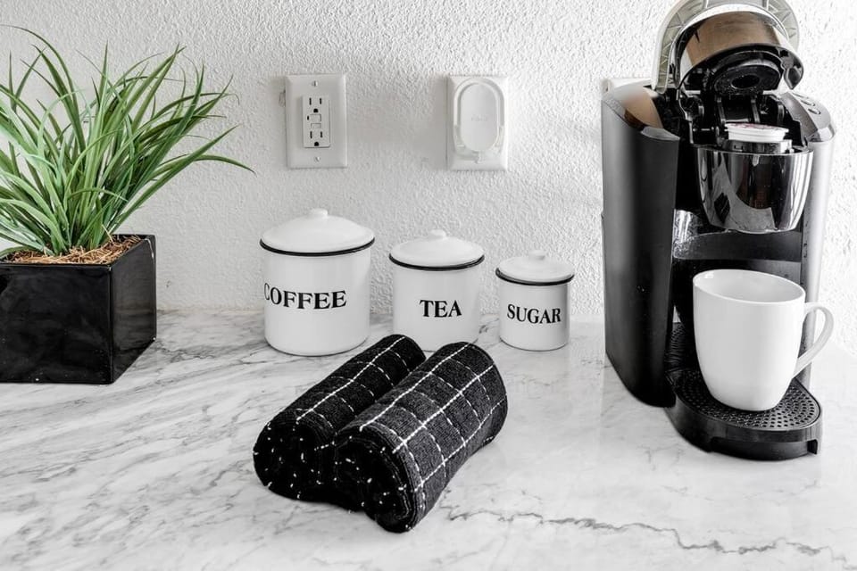Coffee/tea facilities, Kitchen or kitchenette