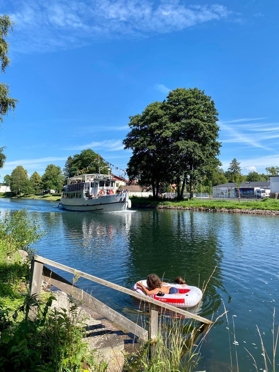 Neighbourhood, Natural landscape, Hiking, River view