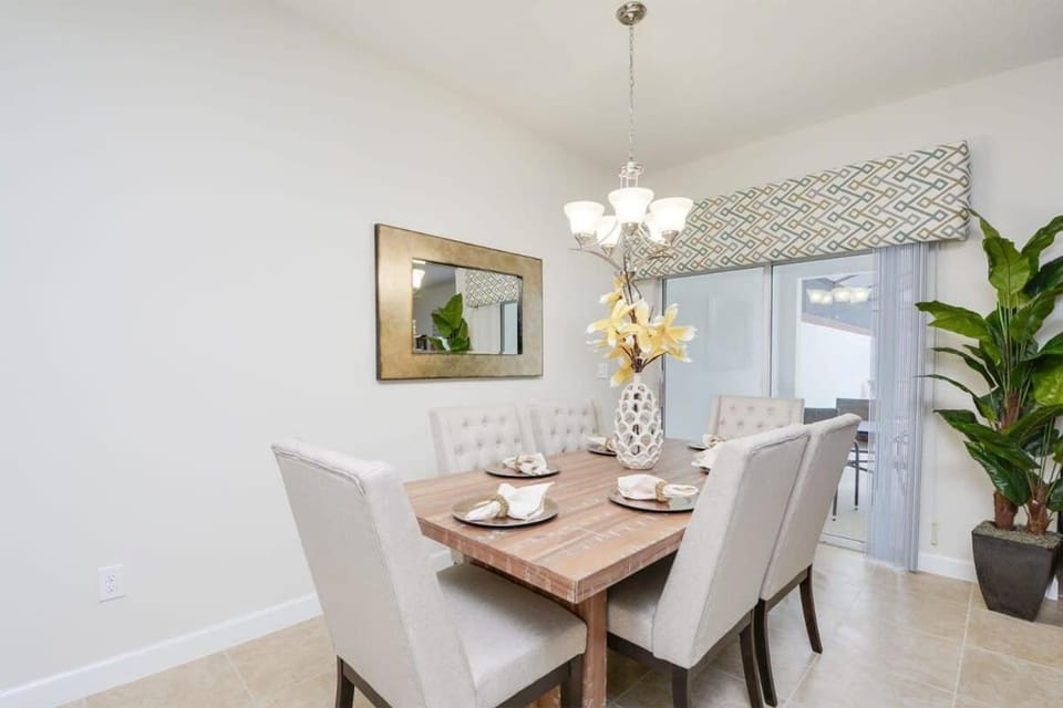 Spacious Cozy Comfort in Every Corner House in Kissimmee