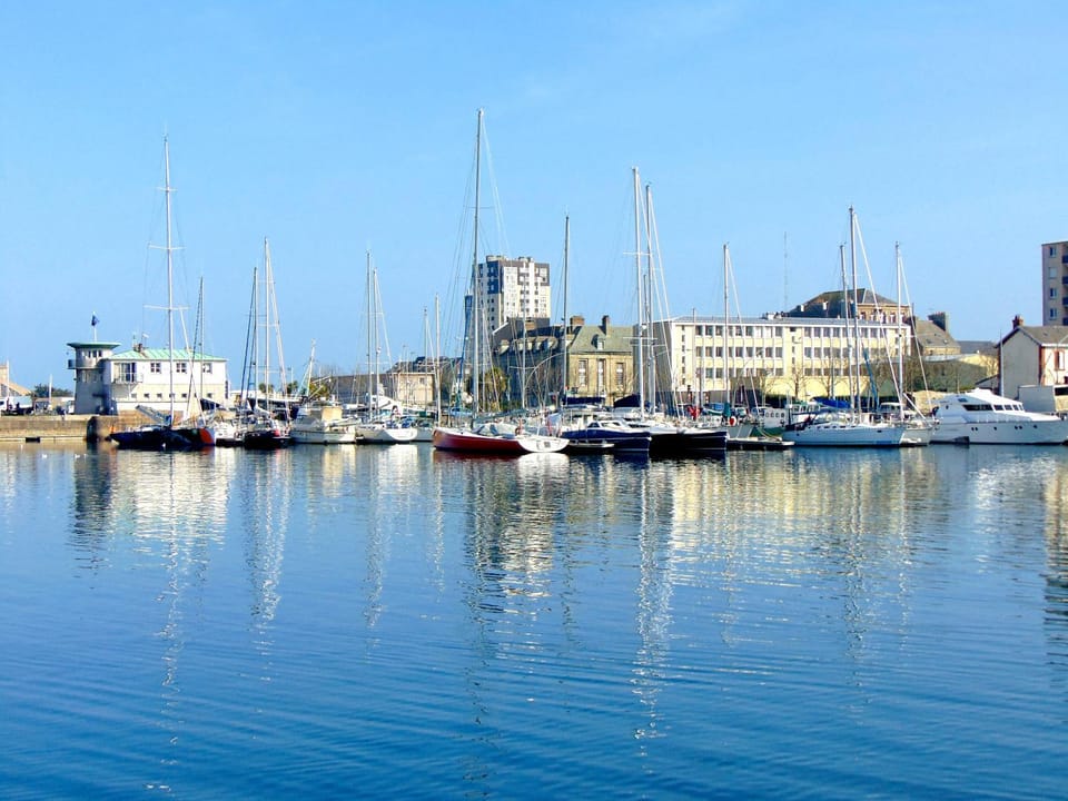 Off site, Neighbourhood