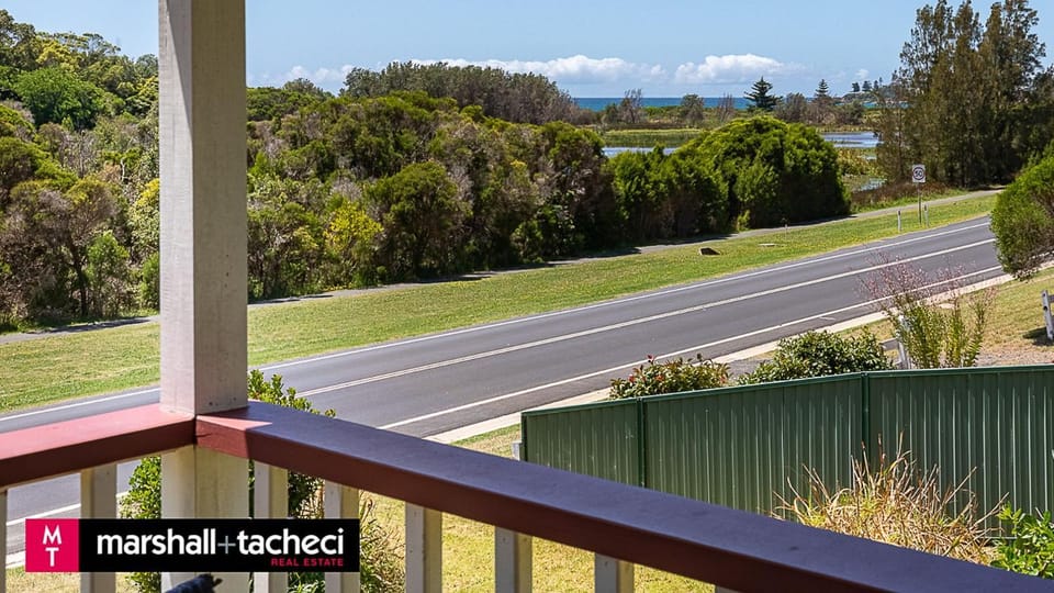 View (from property/room), Lake view, Sea view, Street view