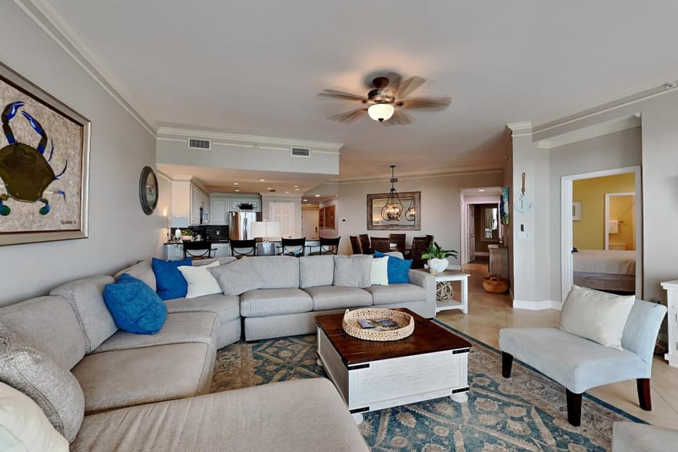 Kitchen or kitchenette, Living room, Seating area, Dining area, furniture, air conditioner