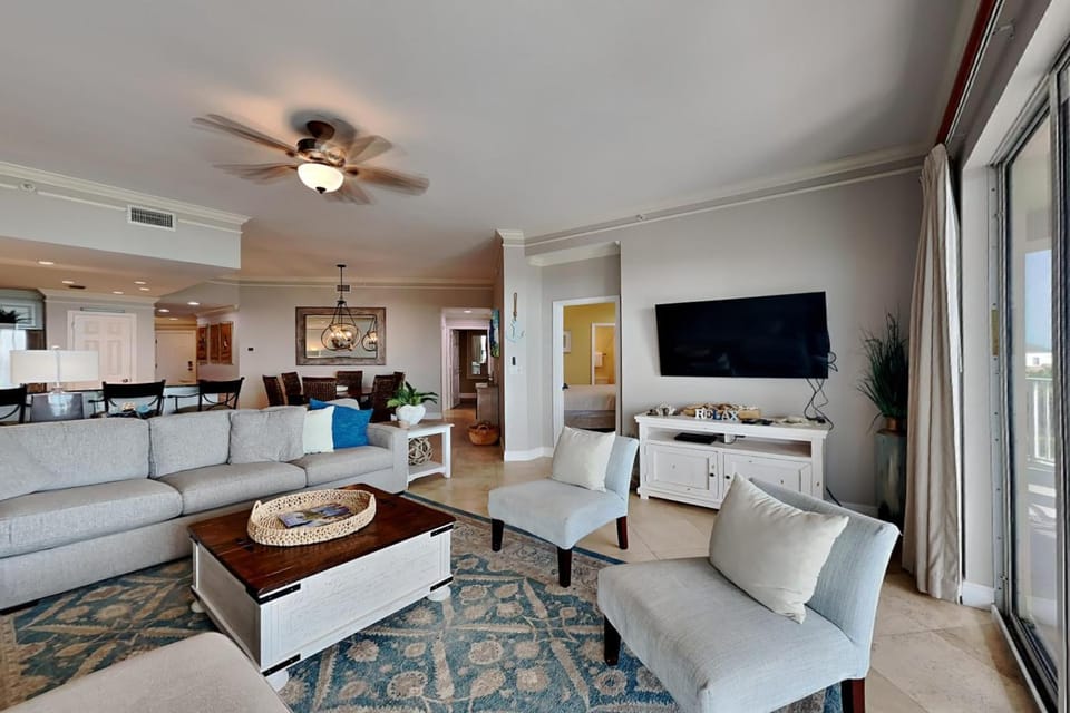 TV and multimedia, Balcony/Terrace, Living room, Seating area, Dining area, furniture, air conditioner