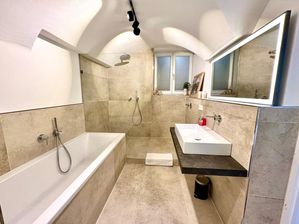 Bathroom, Bath