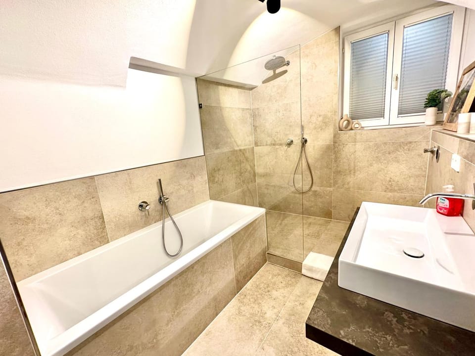 Bathroom, Bath