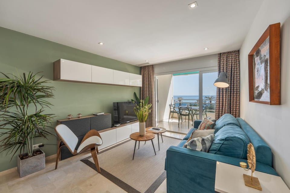 Front line beach apartment 2 bedr Apartment in Marbella